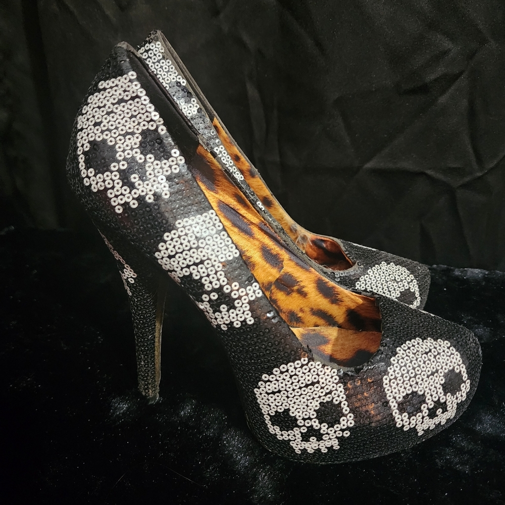 Iron fist size 8 sequin skull heels - Picture 3 of 5